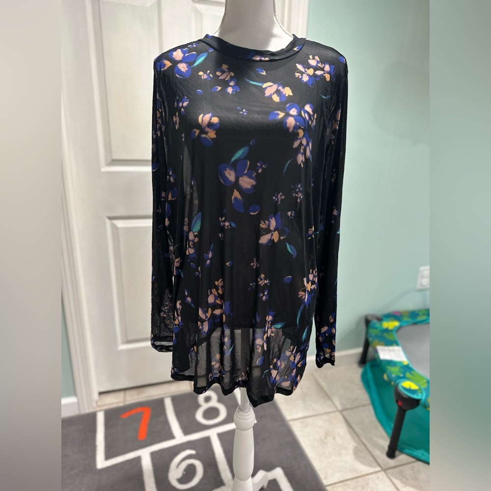 Ava & Viv size 2X see-thru floral black background women’s blouse BNWT